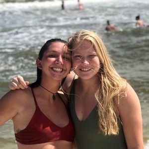 Meet your Posher, Gabrielle